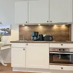 Baltischer Hof 15 *